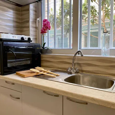 Well-located In Town, Near The Port & - No 14 * بلدة كوس