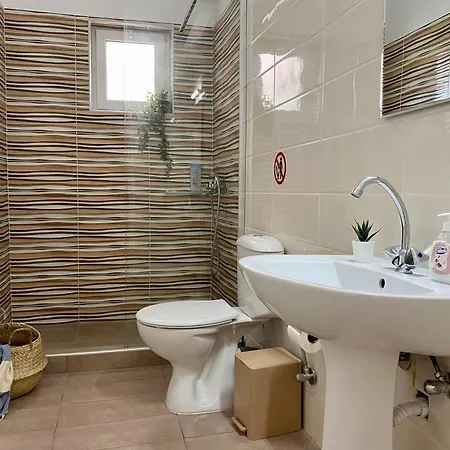 Apartment Well-located In Town, Near The Port & - No 14